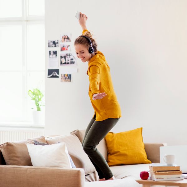 woman dancing
