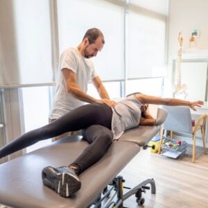 woman at chiropractor